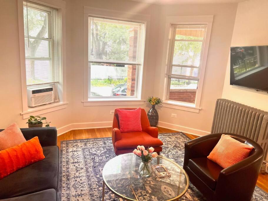 Апартаменты Modern Vintage 2Br Walkable To Dining & Lakefront Чикаго Экстерьер фото