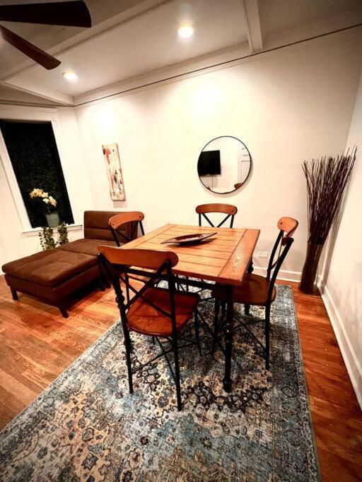 Апартаменты Modern Vintage 2Br Walkable To Dining & Lakefront Чикаго Экстерьер фото